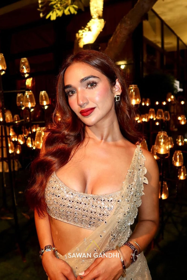 Sunaina lal in Beige Gold Fishcut Drape Saree