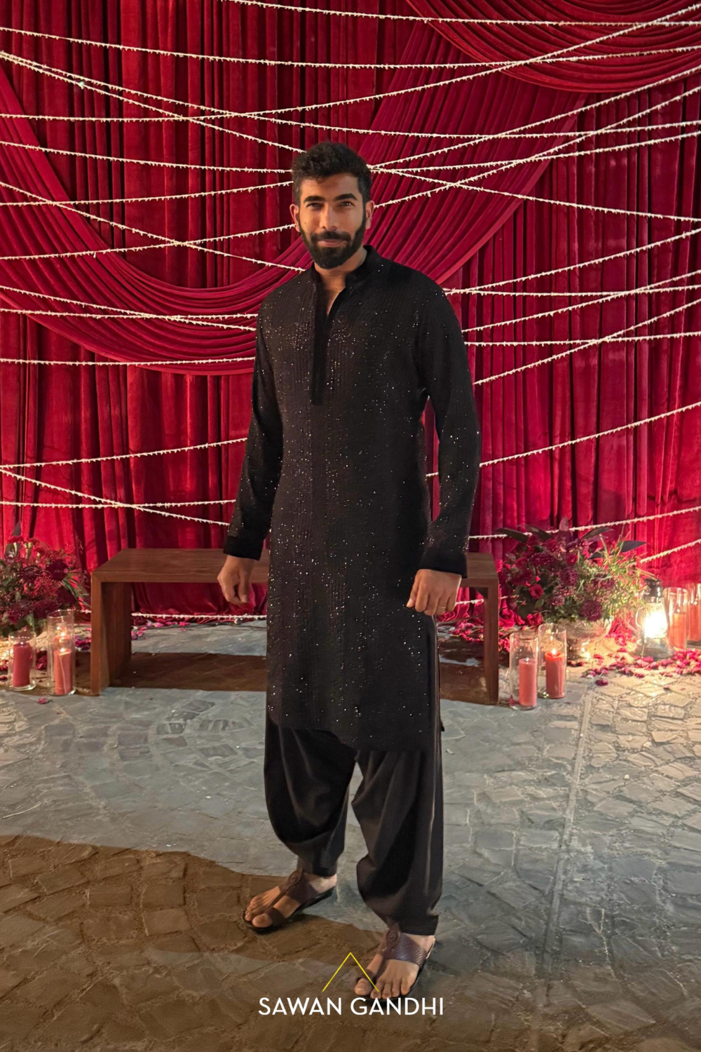 JASPREET BUMRAH IN BLACK CUTDANA THREAD WORK KURTA