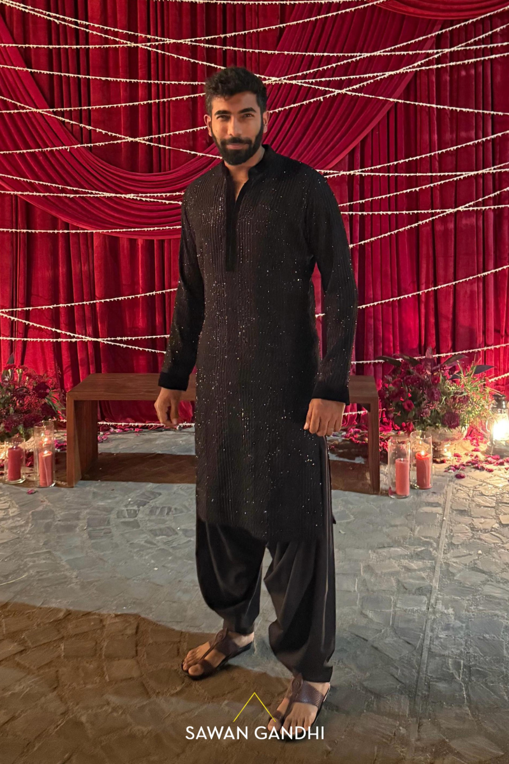 JASPREET BUMRAH IN BLACK CUTDANA THREAD WORK KURTA