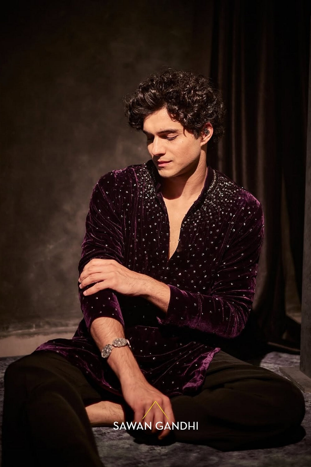 Abhay Verma in Purple velvet abstract Kurta