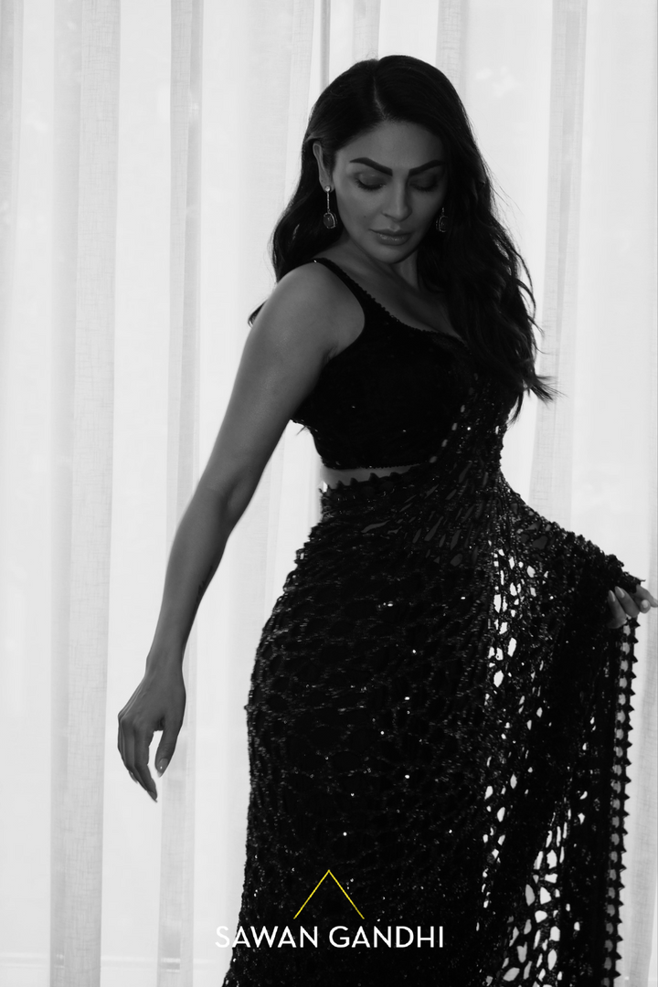 Neeru Bajwa in black ombre saree