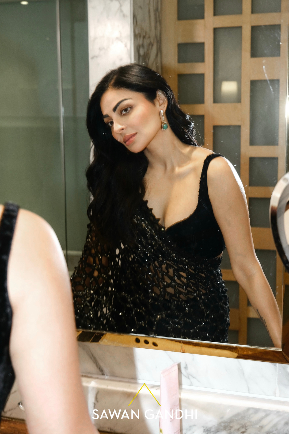 Neeru Bajwa in black ombre saree