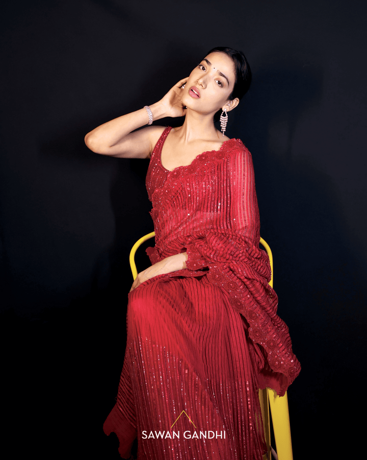 Medha shankr in Red sequins gicha saree