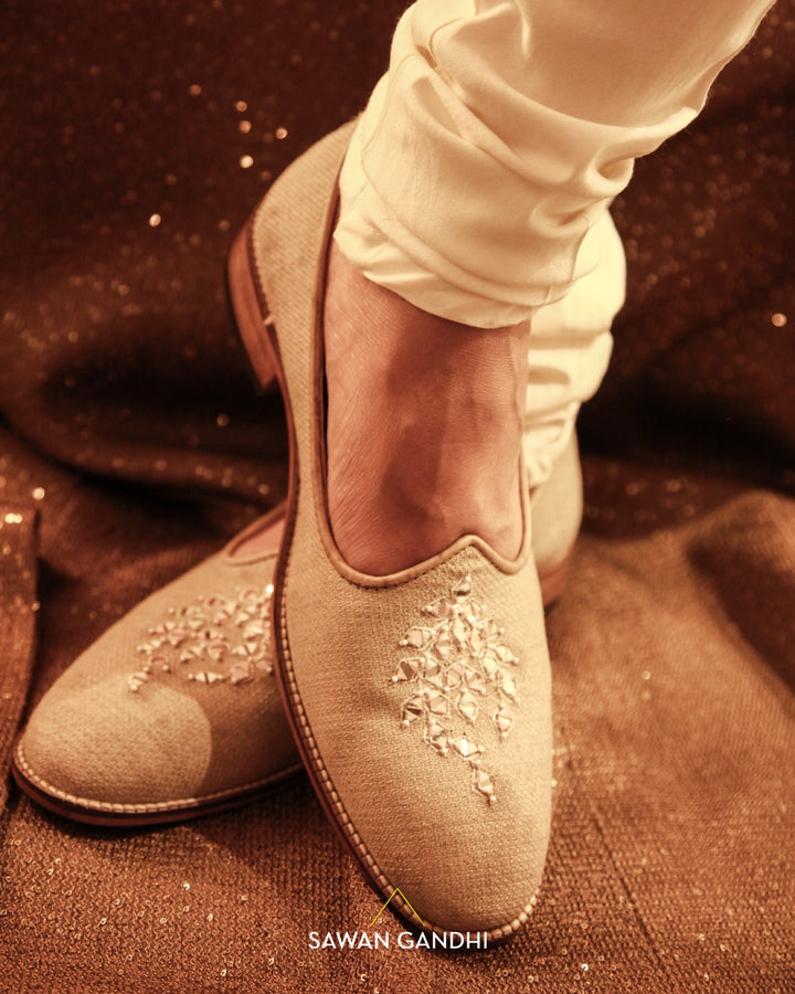 Beige mirror shoes