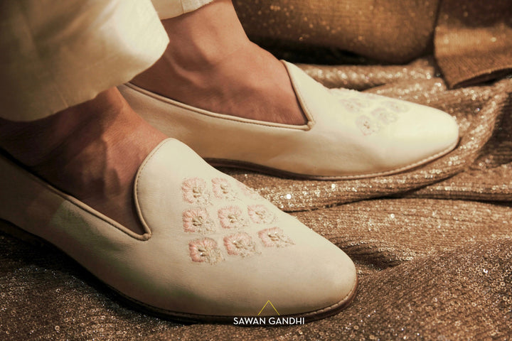 Ivory pink boti shoes